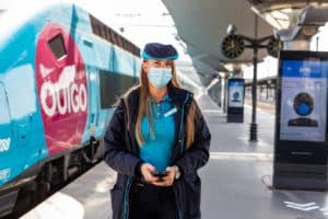 Un agent de gare avec son masque, Crédit : Ouigo.com