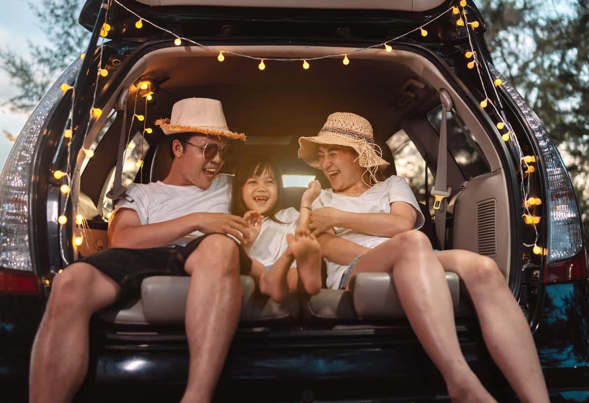 famille heurese en camping car pendant les vacances