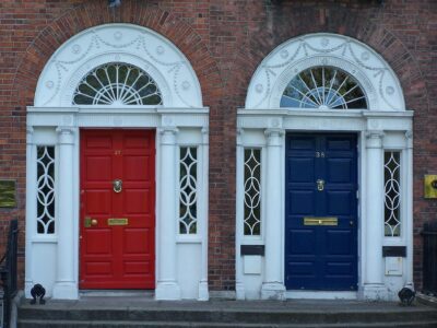 Les portes colorées de maisons de dublin