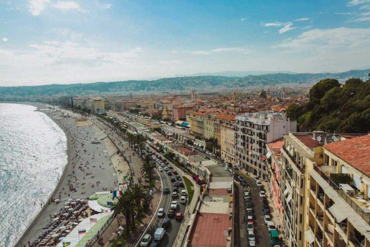 La vue panoramique sur la promenade des anglais à Nice, avant de partir en croisière !